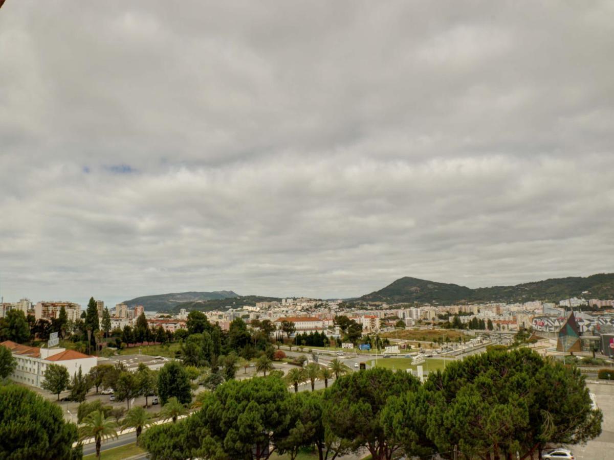 Balcony With View, Private Garage, An Elevator Daire Setúbal Dış mekan fotoğraf
